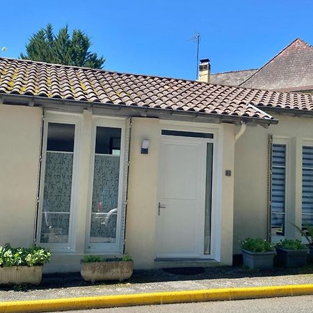 Agréable petit gîte avec piscine Salies-de-Béarn Extérieur photo