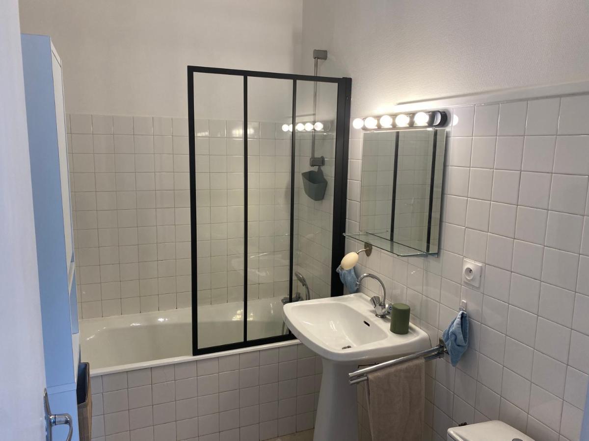 Agréable petit gîte avec piscine Salies-de-Béarn Extérieur photo