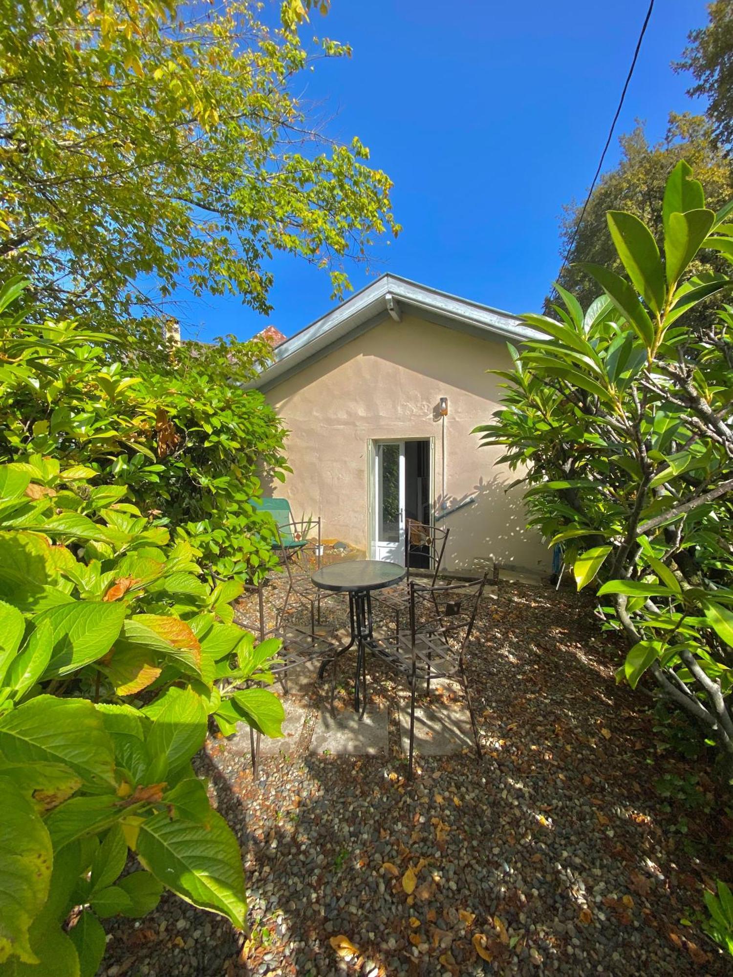 Agréable petit gîte avec piscine Salies-de-Béarn Extérieur photo