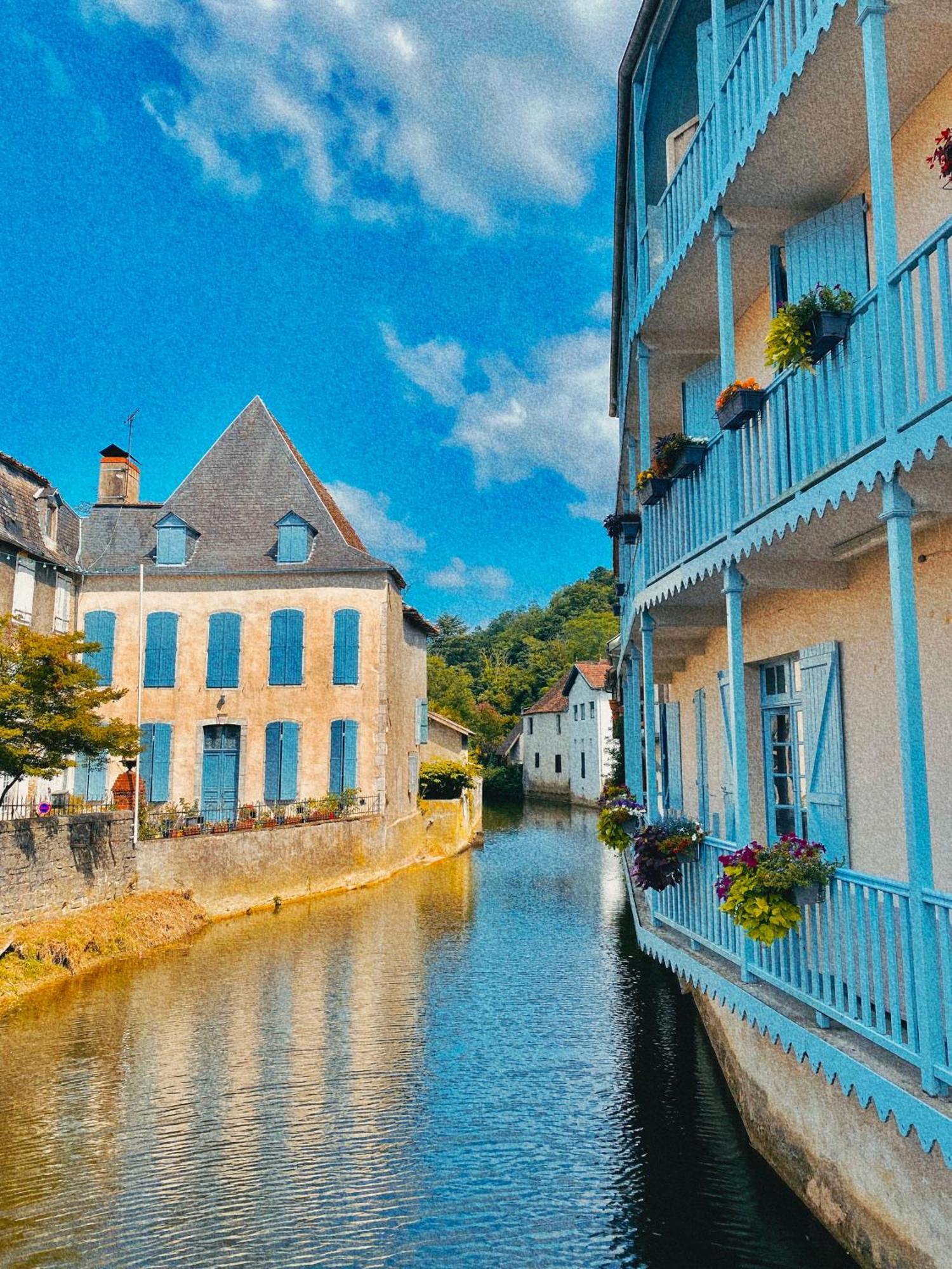 Agréable petit gîte avec piscine Salies-de-Béarn Extérieur photo