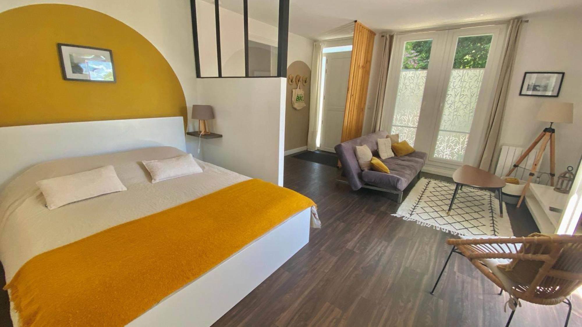 Agréable petit gîte avec piscine Salies-de-Béarn Extérieur photo